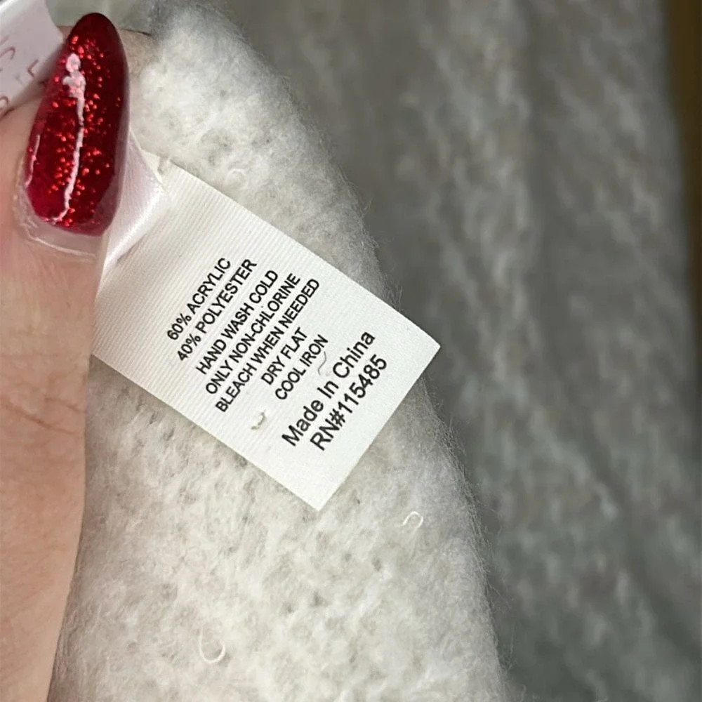 LC Lauren Conrad White Gray Ombre Striped Fuzzy Knit Fringe‎ Winter Chunky Scarf